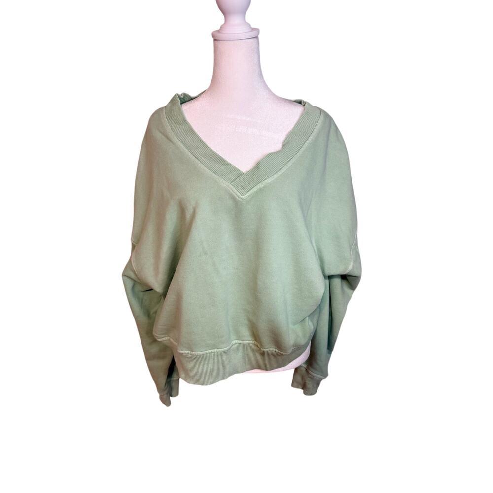 Aerie oversized, light sage green V-neck pullover sweatshirt Ribbed trim size M